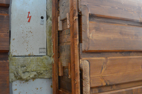 Zateplení a rekonstrukce chatky | Dřevěné obložení chaty - detail