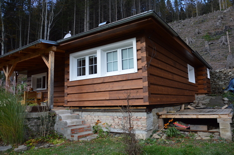 Zateplení a rekonstrukce chatky | Dřevěné obložení chaty