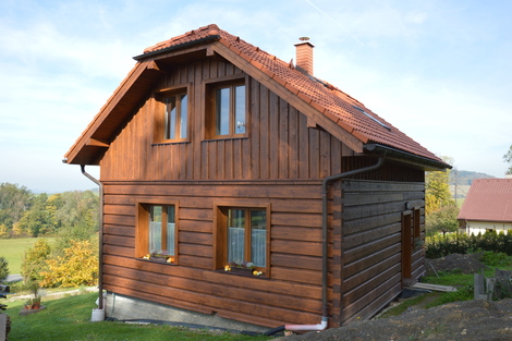 Obložení malého rodinného domu | Dřevěné obložení